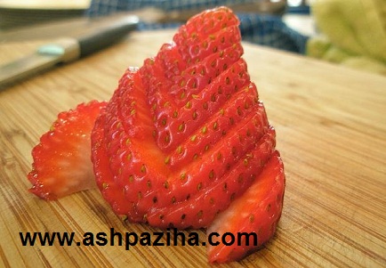 Way - the - Tart - Raspberry - with - decoration - strawberry (1)