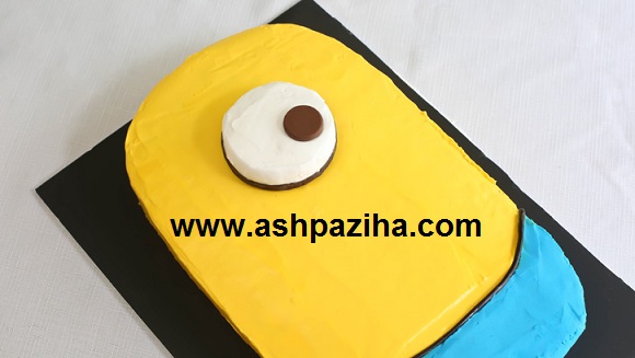 Training - stage - to - stage - decorated - cakes - to - form - minion - 2016 (13)