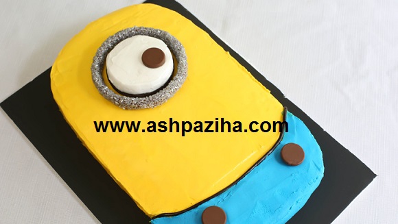 Training - stage - to - stage - decorated - cakes - to - form - minion - 2016 (15)