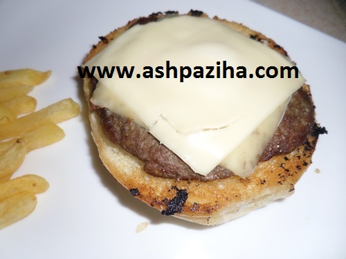How - Preparation - Cheeseburgers - with - onion - Caramel - image (8)