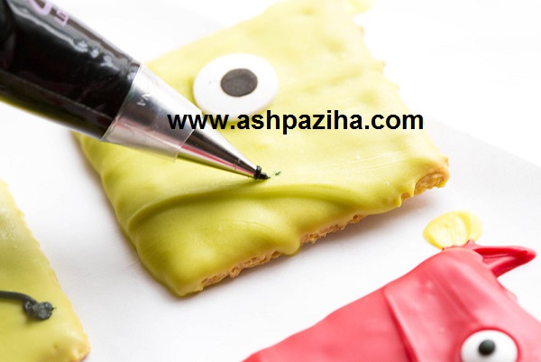 Training - decorating - cookies - for - special - Nowruz - 95 (6)