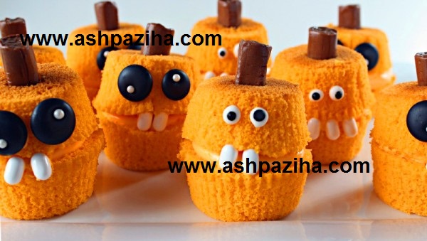 Decorated - Cap cakes - with - Design - pumpkin - Halloween - 2015 (7)