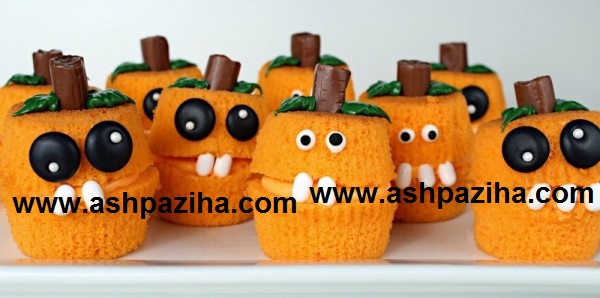Decorated - Cap cakes - with - Design - pumpkin - Halloween - 2015 (8)