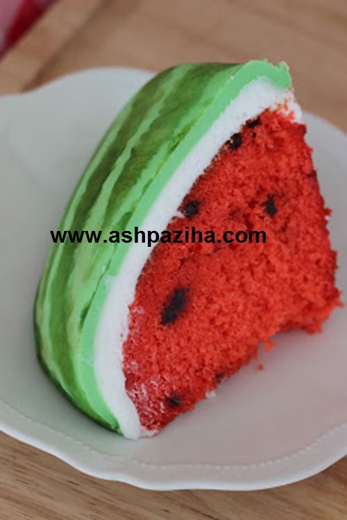 How - Preparation - cake - red - with - decorating - watermelon (1)