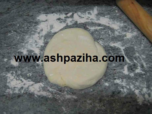 How - Preparing - pizza - covered - poultry - and - Mushrooms - Nowruz 95 (15)