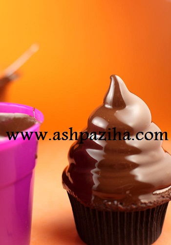 Decorated - cupcake - with - cream - and - chocolate - Training - image (15)