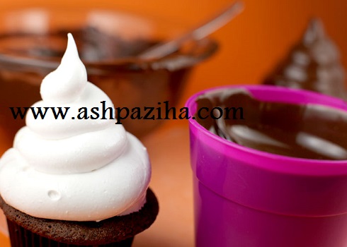 Decorated - cupcake - with - cream - and - chocolate - Training - image (9)