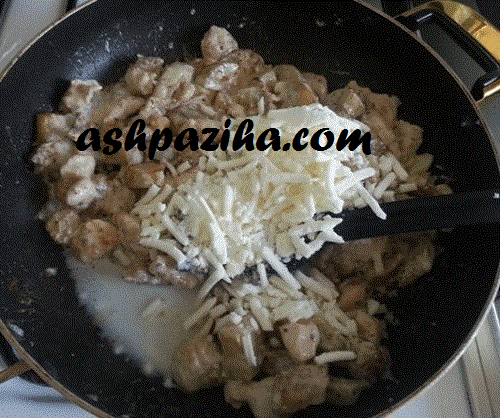 Pasta - the chicken - and - eggplant - with - Alfredo sauce - Video (5)