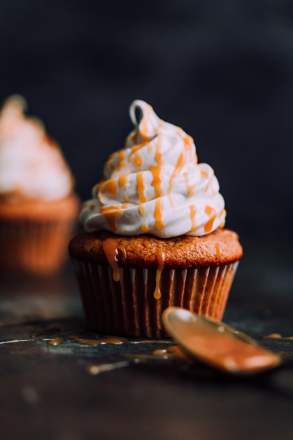 pumpkin-cupcakes-marshmallow-frosting-4